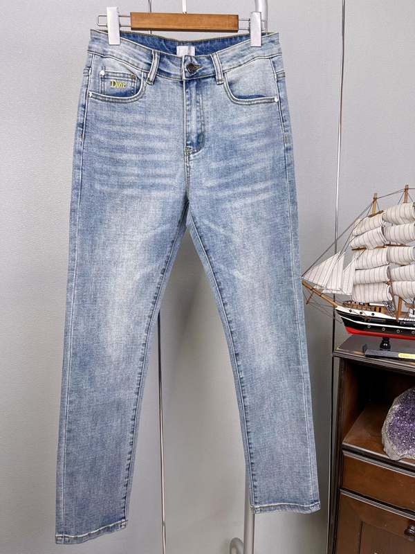 ブランドジーンズ背面デザイン